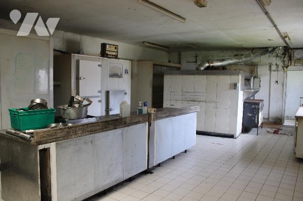 Un immeuble à usage mixte professionnel/habitation