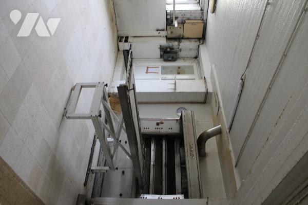 Un immeuble à usage mixte professionnel/habitation