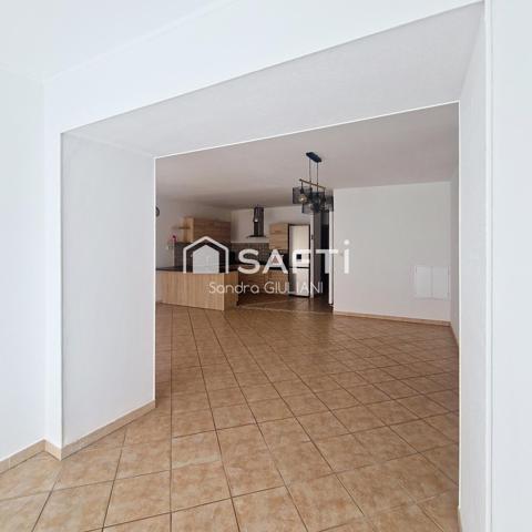 APPARTEMENT 3 CHAMBRES EN REZ-DE-CHAUSSÉE AVEC TERRASSE, 3 PARKING AUX PORTES DES FRONTIÈRES !