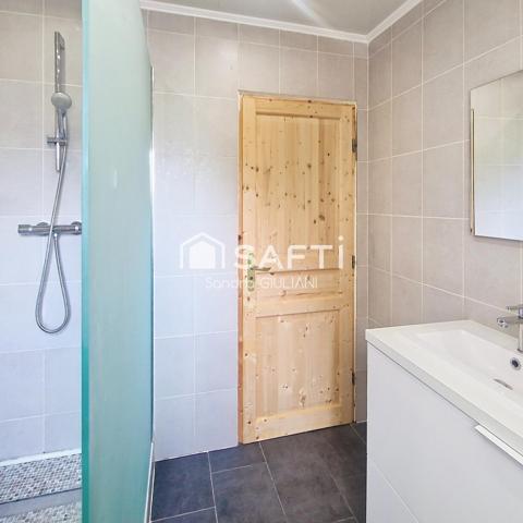 APPARTEMENT 3 CHAMBRES EN REZ-DE-CHAUSSÉE AVEC TERRASSE, 3 PARKING AUX PORTES DES FRONTIÈRES !