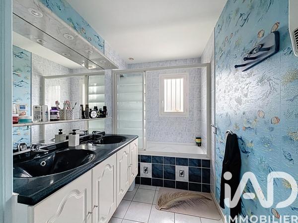 Maison à vendre 6 pièces 120 m² Neuville-de-Poitou