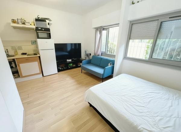 A vendre Studio  27 m²  déjà loué Résidence arborée à 5 min à pied du centre d'Aix-en-Provence - idéal investissement  locatif