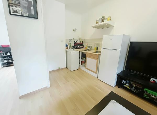 A vendre Studio  27 m²  déjà loué Résidence arborée à 5 min à pied du centre d'Aix-en-Provence - idéal investissement  locatif