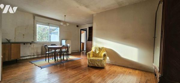 Maison construite en 1950 et ayant bénéficié de plusieurs extensions jusque dans les années 1990