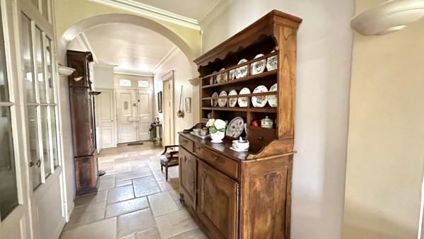 Dpt Charente (16), à vendre BARBEZIEUX SAINT HILAIRE maison de caractère