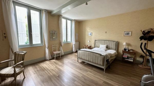 Dpt Charente (16), à vendre BARBEZIEUX SAINT HILAIRE maison de caractère