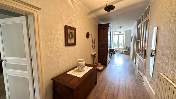 Dpt Charente (16), à vendre BARBEZIEUX SAINT HILAIRE maison de caractère