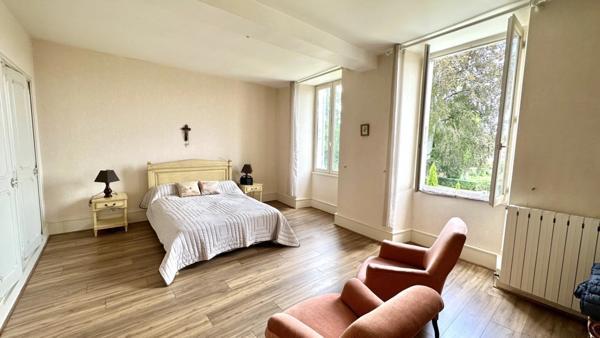 Dpt Charente (16), à vendre BARBEZIEUX SAINT HILAIRE maison de caractère