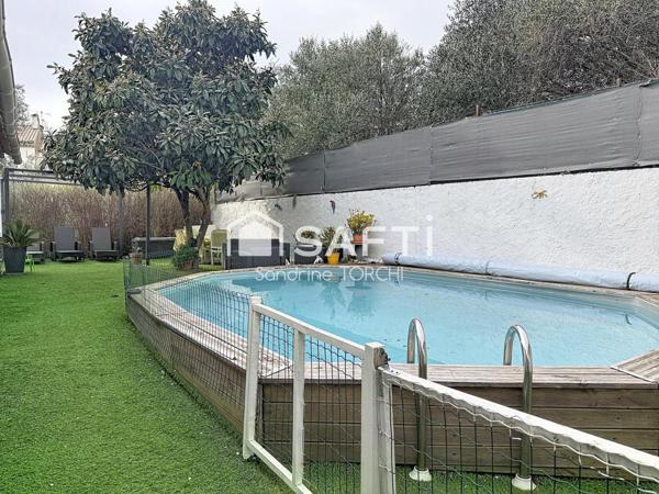 Maison 151m² sur 490m² de terrain avec piscine et cabanon.