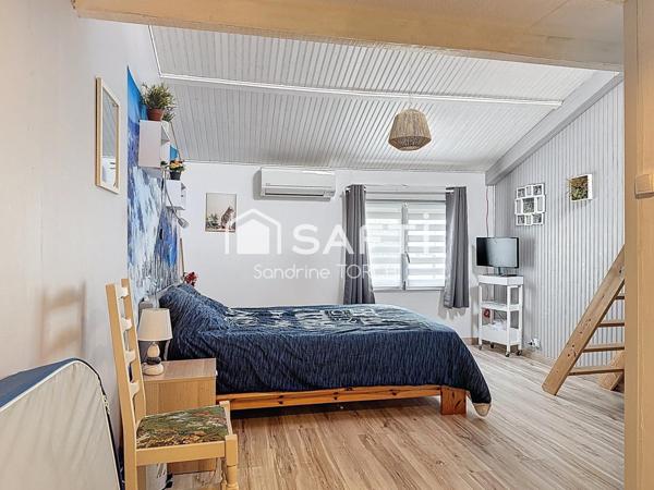 Maison 151m² sur 490m² de terrain avec piscine et cabanon.