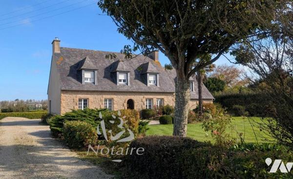 Belle maison de caractère - 4 chambres, bureau, garage - grand terrain de 3360 m2 - Exposition sud