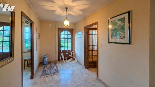 Belle maison de caractère - 4 chambres, bureau, garage - grand terrain de 3360 m2 - Exposition sud