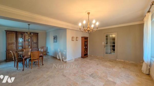 Belle maison de caractère - 4 chambres, bureau, garage - grand terrain de 3360 m2 - Exposition sud