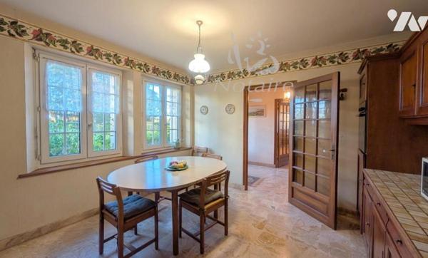 Belle maison de caractère - 4 chambres, bureau, garage - grand terrain de 3360 m2 - Exposition sud