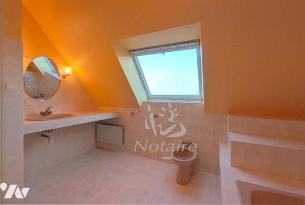 Belle maison de caractère - 4 chambres, bureau, garage - grand terrain de 3360 m2 - Exposition sud