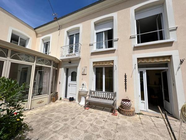 Maison - Montval Sur Loir - 8 pièce(s) - 208 m²