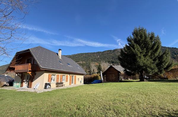 Saint-Pierre-de-Chartreuse (38380) Environnement EXCEPTIONNEL à 35mn de Grenoble, vue imprenable - hameau très prisé de St Hugues en Chartreuse