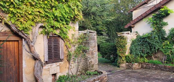 Le Moulin de la Roche propriété de Charme sur 1,5 hectares au coeur de la Haute-Marne