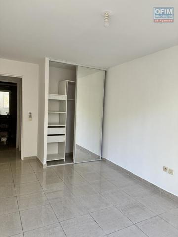 A louer ce bel appartement de type F2 sur la résidence INAIS à Sainte Clotilde.