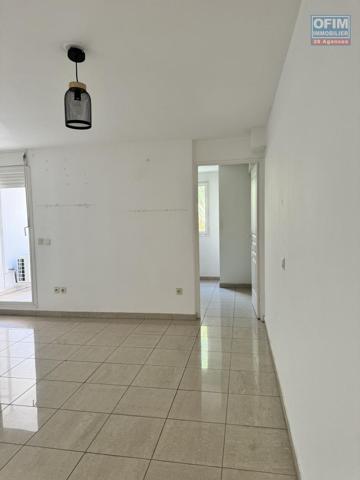 A louer ce bel appartement de type F2 sur la résidence INAIS à Sainte Clotilde.