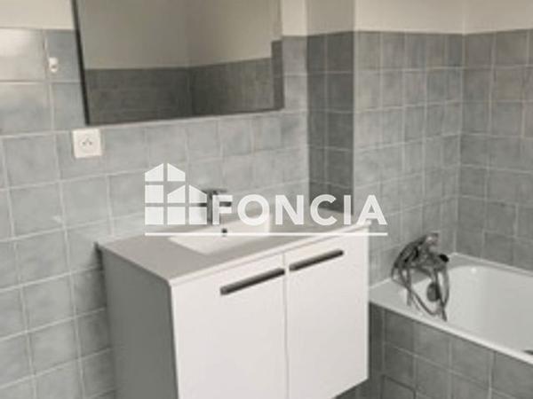 Location Appartement 2 pièces 45.3 m² - 20 RUE ESPRIT JOURDAIN Concarneau 29900