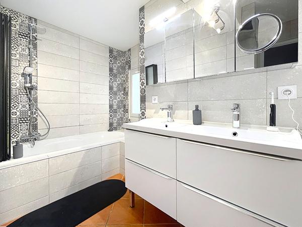 A VENDRE VARILHES ENSEMBLE 2 MAISONS AVEC TERRAIN ET DÉPENDANCES
