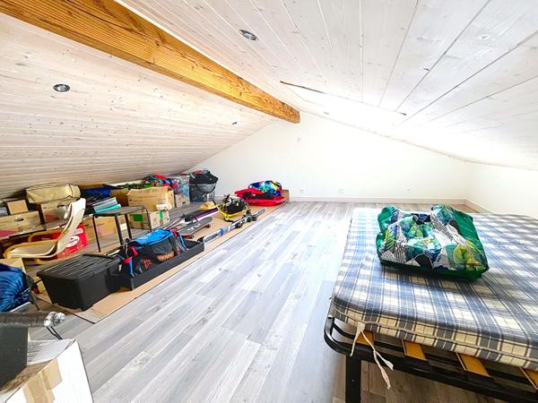 A VENDRE VARILHES ENSEMBLE 2 MAISONS AVEC TERRAIN ET DÉPENDANCES