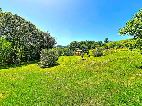 A VENDRE VARILHES ENSEMBLE 2 MAISONS AVEC TERRAIN ET DÉPENDANCES