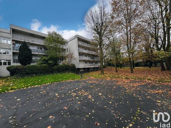 Appartement 1 pièce de 27 m² à Noisy-le-Grand (93160)