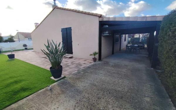 Maison à vendre    4 pièces •  Vias