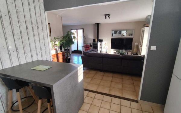 Maison à vendre    4 pièces •  Vias