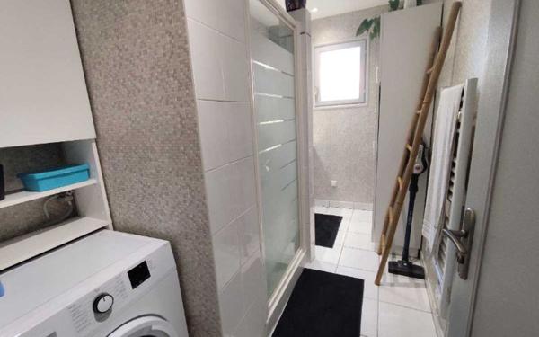 Maison à vendre    4 pièces •  Vias