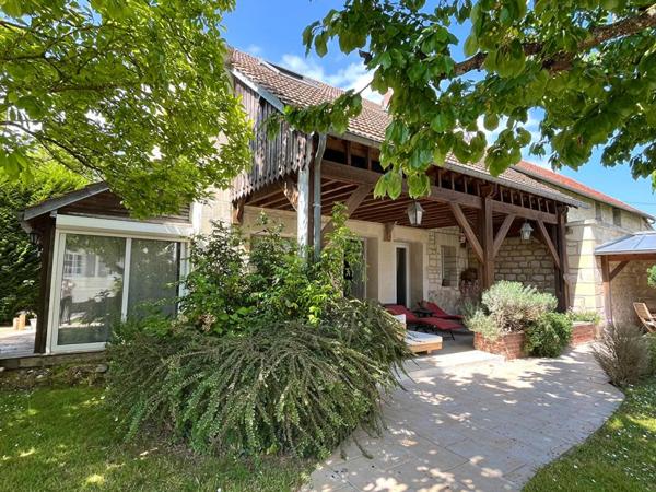 Belle propriété de 260m²  - Avec deux habitations - AXE Compiègne-Soissons :