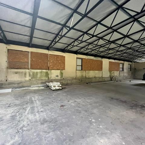 Terrain de 2747 m 2 MUZILLAC avec Bâtiment industriel 415 m2