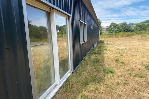 Terrain de 2747 m 2 MUZILLAC avec Bâtiment industriel 415 m2