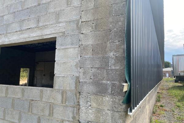 Terrain de 2747 m 2 MUZILLAC avec Bâtiment industriel 415 m2