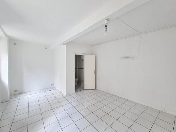 Grand studio au pied du RER C Meudon Val Fleury