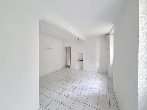 Grand studio au pied du RER C Meudon Val Fleury