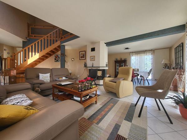 À VENDRE ! Propriété de charme Vernantes !