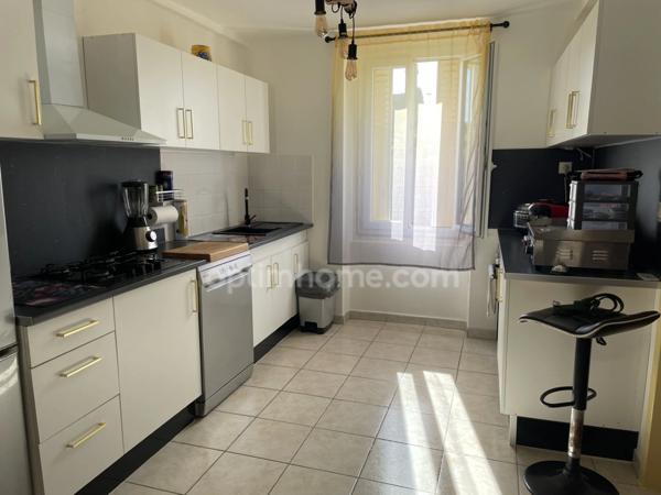 SOUESMES, Immeuble de rapport avec trois appartements dont deux déjà loués