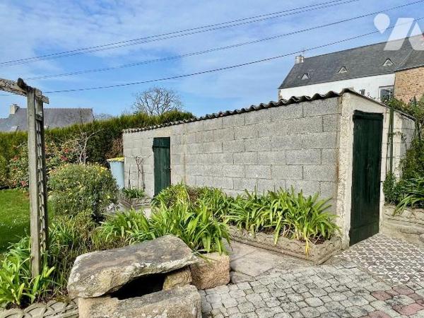 Trégastel Bourg  (22730) 
Bel ensemble immobilier composé de deux maisons en pierre.
La maiso...