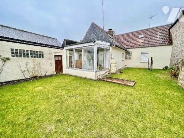 Trégastel Bourg  (22730) 
Bel ensemble immobilier composé de deux maisons en pierre.
La maiso...