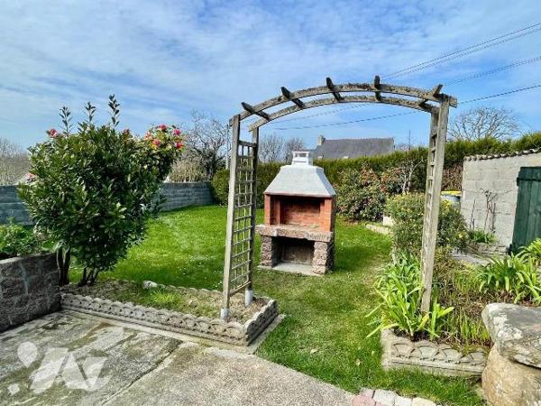 Trégastel Bourg  (22730) 
Bel ensemble immobilier composé de deux maisons en pierre.
La maiso...