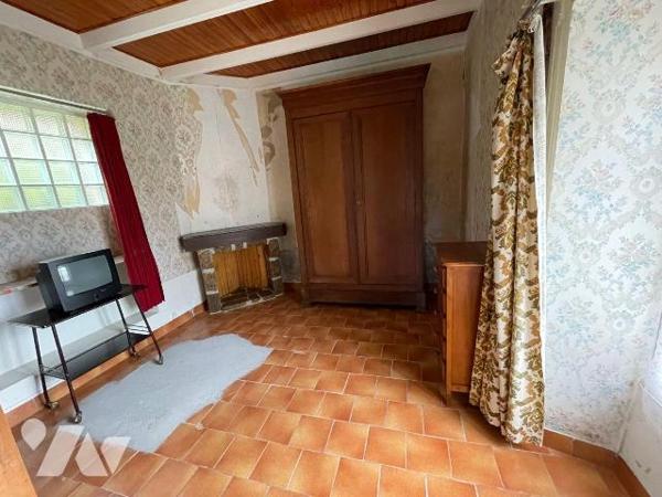 Trégastel Bourg  (22730) 
Bel ensemble immobilier composé de deux maisons en pierre.
La maiso...