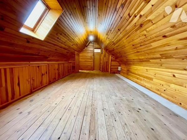 Trégastel Bourg  (22730) 
Bel ensemble immobilier composé de deux maisons en pierre.
La maiso...