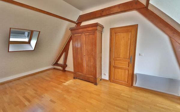 Maison à vendre    6 pièces • 1 346 m2 Brasles
