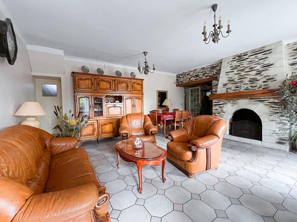 A VENDRE Maison 110m2- 3 Chambres- dont 1 en rez-de-chaussée-Les ponts de cé- Terrain de 900m2