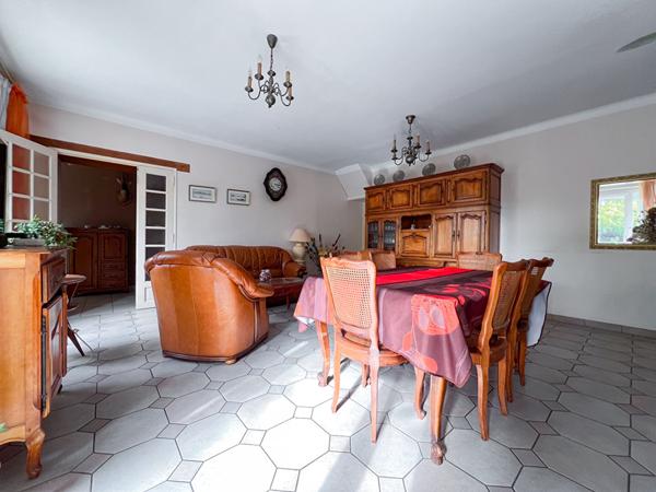 A VENDRE Maison 110m2- 3 Chambres- dont 1 en rez-de-chaussée-Les ponts de cé- Terrain de 900m2
