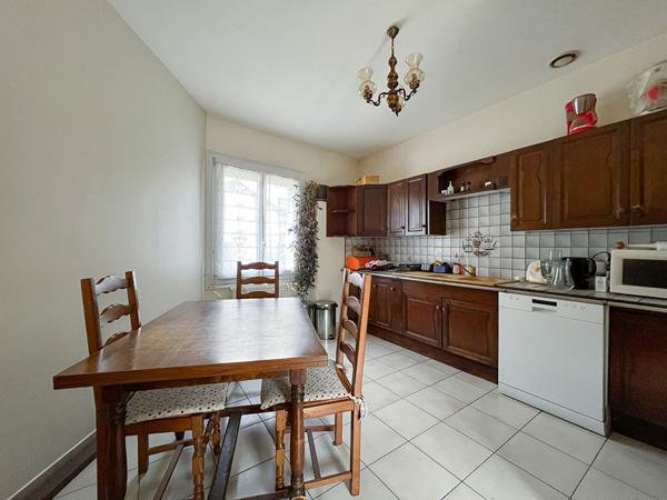 A VENDRE Maison 110m2- 3 Chambres- dont 1 en rez-de-chaussée-Les ponts de cé- Terrain de 900m2