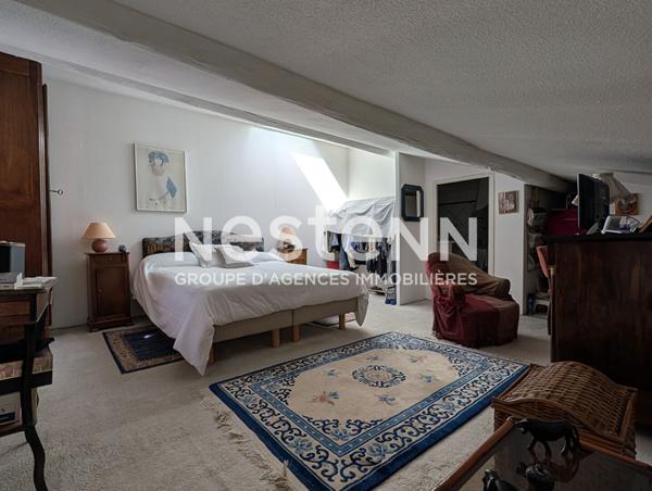 À VENDRE DRAGUIGNAN - Maison de ville avec terrasse sur les toits et double garage - Rare en centre-ville